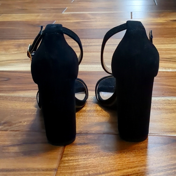 Steve Madden size 6 heels. Black. Worn once. Excellent condition. - Picture 3 of 5
